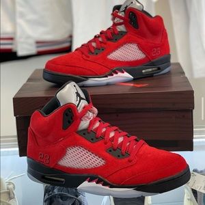 Meet your Posher, Justin